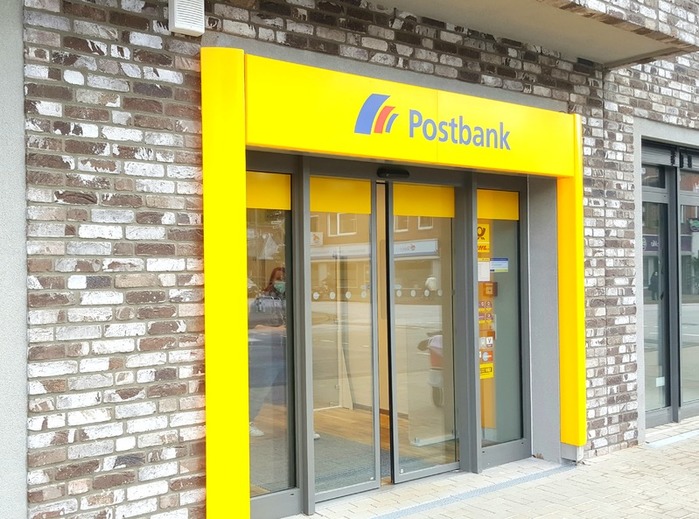 Deutsche Post und Postbank · Schulstrasse · Elmshorn | Bild 1/1